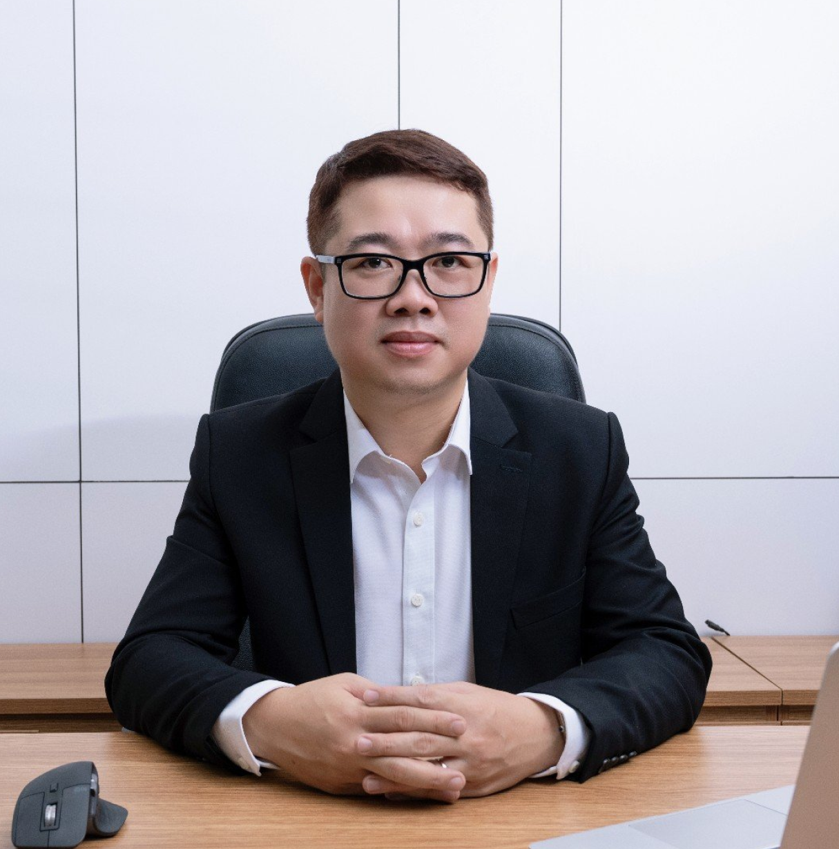 Ông & ỗ V&utilde; Dương